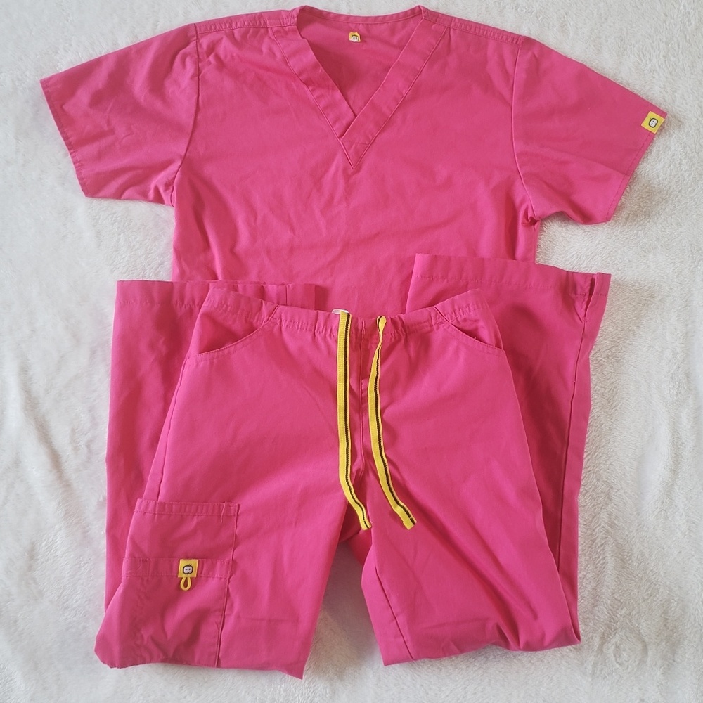 Spread good cheer | scrub set